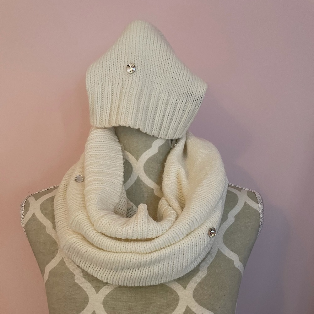 White knit embellished brand new hat and scarf set